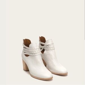 Frye Women’s White Naomi Leather Pick Stich Strappy Western‎ Ankle Boot 8.5 B